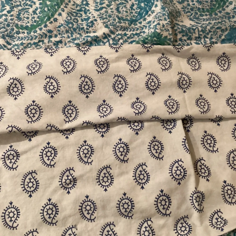 NWOT Tahari Paisley Reversible Duvet
